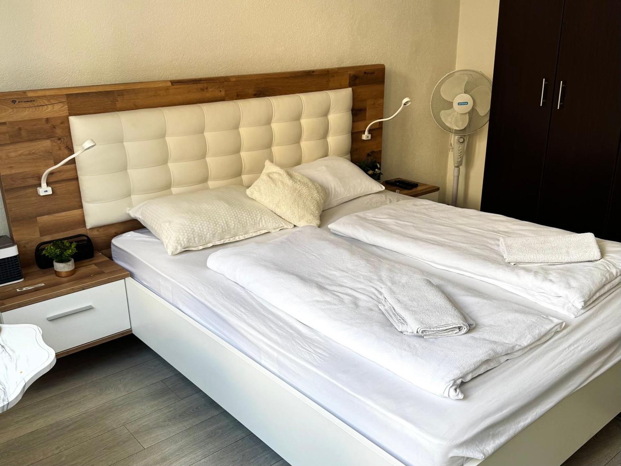 Old Town Whisper Apartment